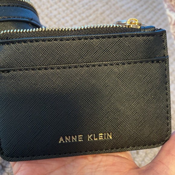 Anne Klein Satchel new with tags. - Picture 5 of 7